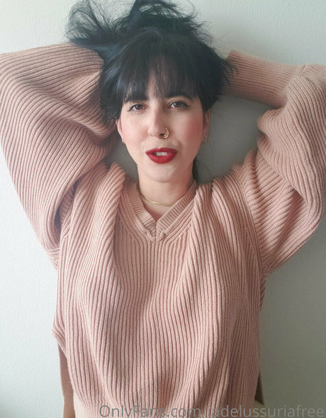 freehairypussy model high quality img
