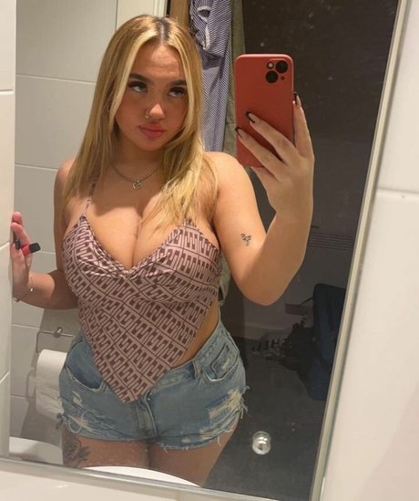 Caoimheeee naked pornstar pic