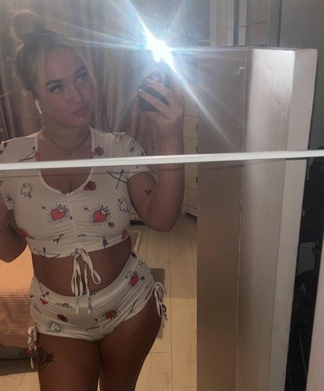 Caoimheeee pornstar high quality picture