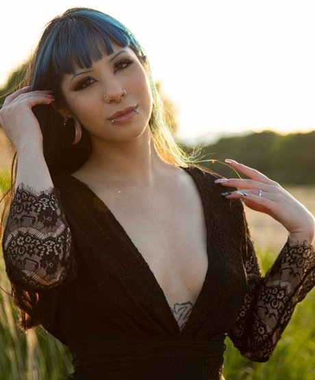 Death Heartt pretty actress pic