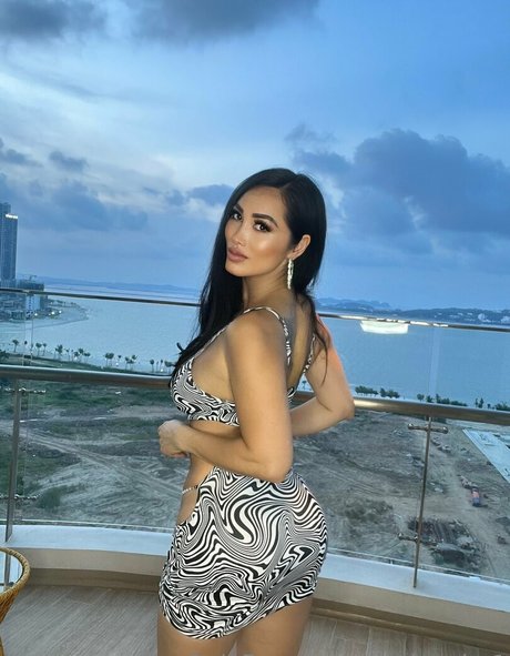 Angie VuHa perfect star picture