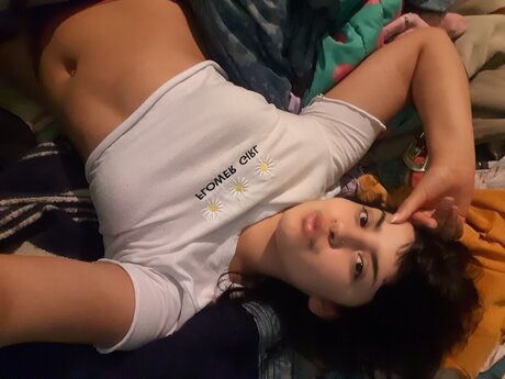 Magali naked model photo