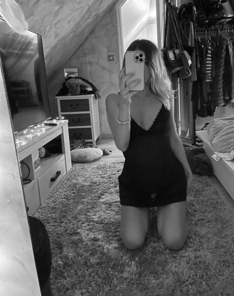 Lounamatkowskii nudes actress pic