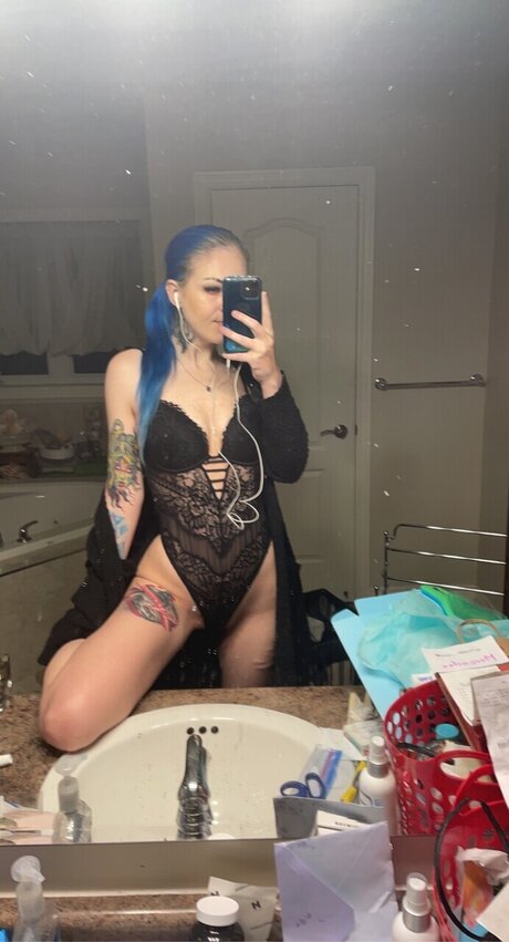 Toxic nude star pics