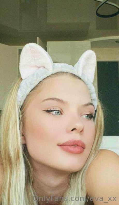 eva xx model hot pictures