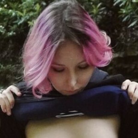 Julie Hielbert nude model photos