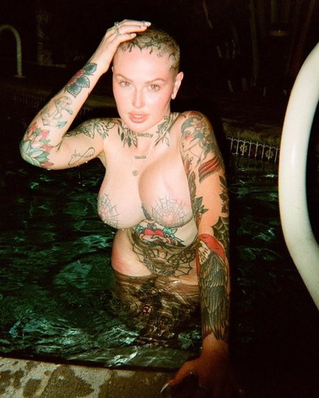 Embodoe pornstar hot images