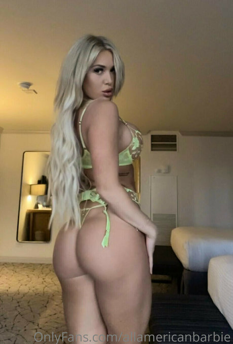 Christina Savoy perfect model image