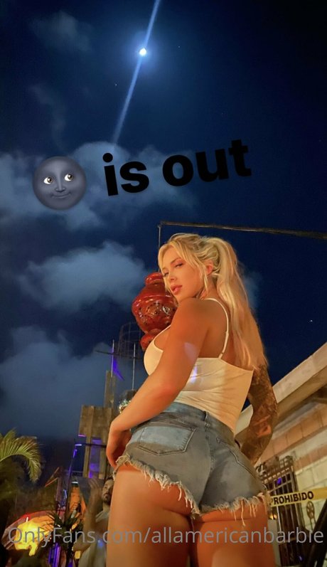Christina Savoy exclusive star image