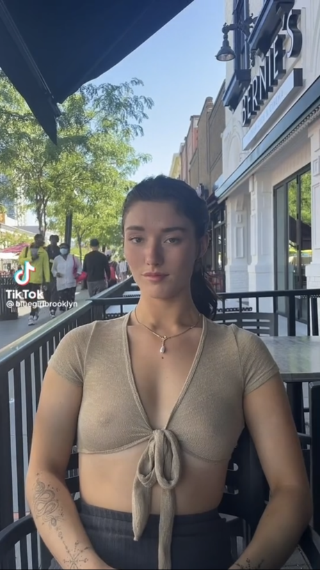 Brooklyn Babe sex model picture