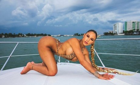 Emilyy Wild model erotic archive