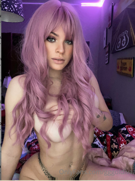 Goldiva model hot photo