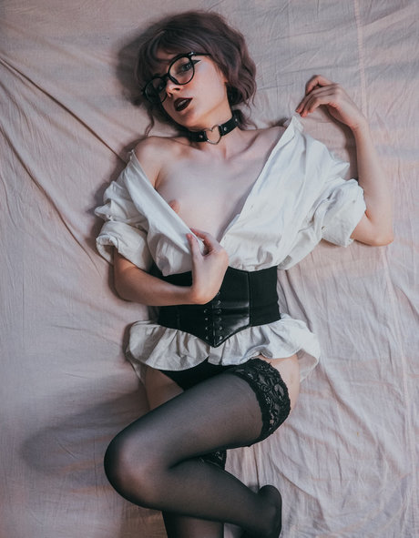 yourbabyvillian hot pornstar pic
