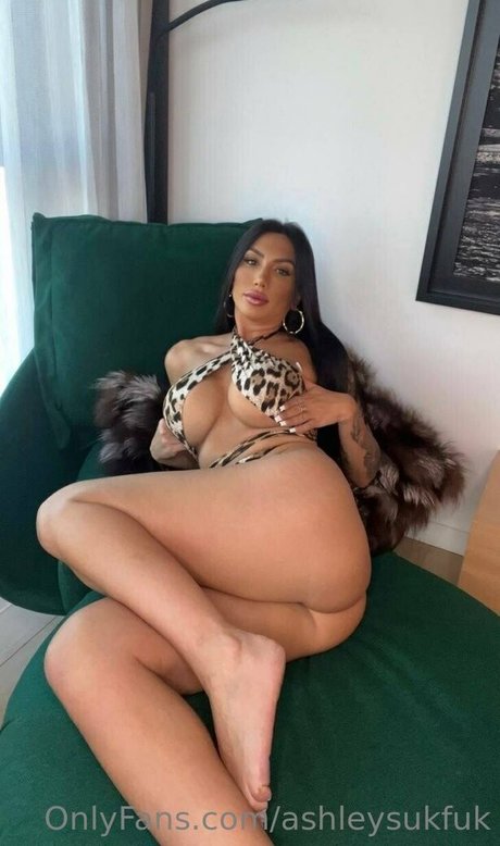 curvy naked onlyfans sexy naked gallery