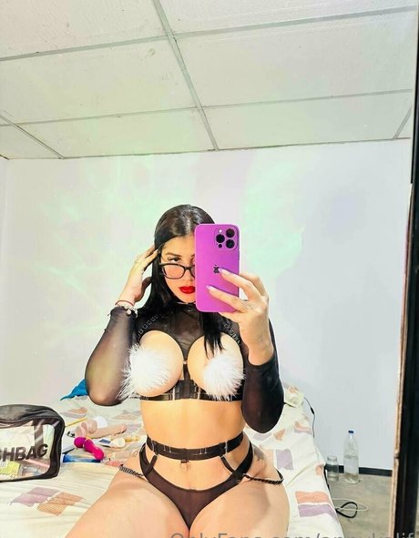 annykalif hot model photos