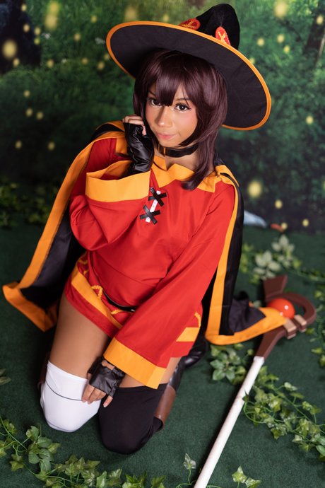 Akane Araragi model exclusive images