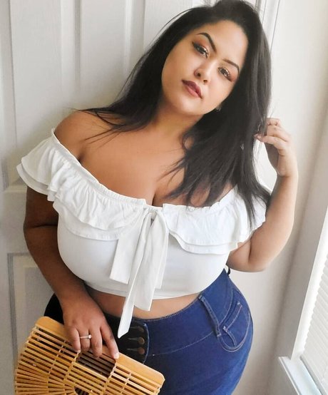 uilanibabe star erotic img