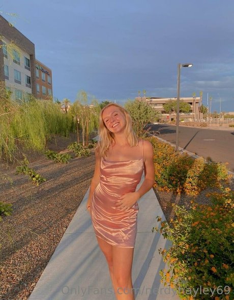 nerdyhayley69 nude model pics