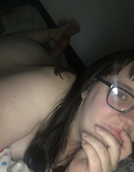 tillybbyxofree erotic pornstar pics