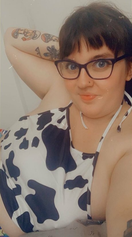 tillybbyxofree model naked images
