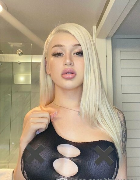 thalunzell hot model photos