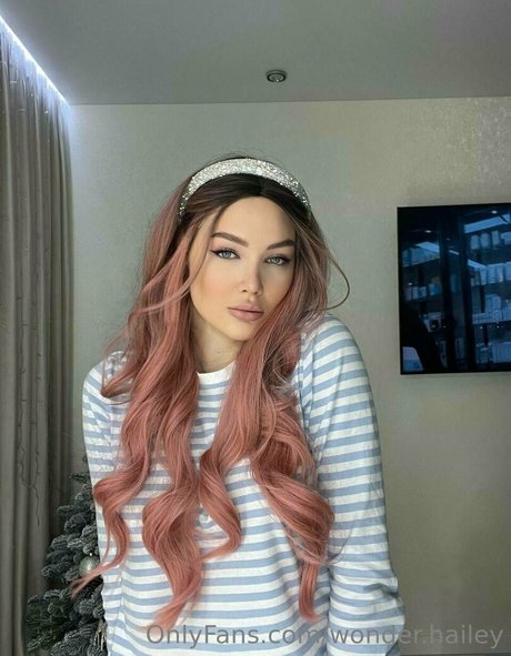 wonder hailey hot model img