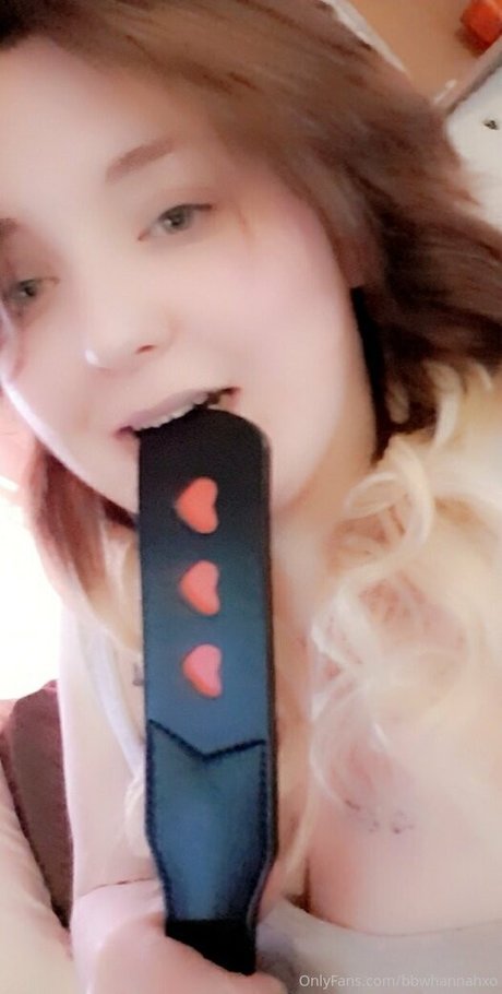 elliemartinxo pretty pornstar pics