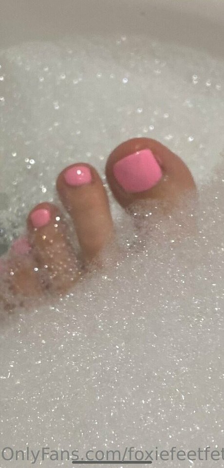 foxiefeetfetish star erotic image