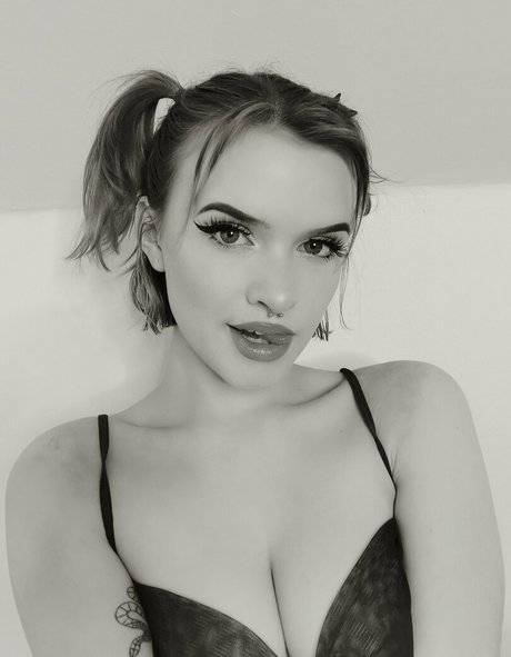 onlyprimrose pornstar nudes photo