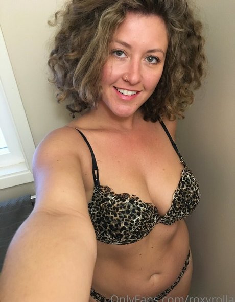 roxyrolla pornstar adult img
