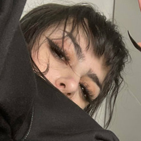 Tricksterkarkat xxx model images