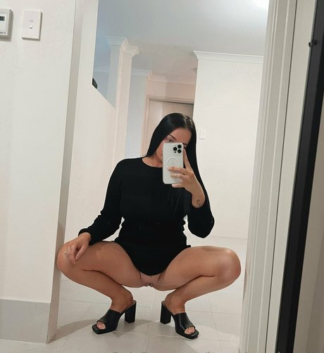 itssashavalentine model perfect gallery