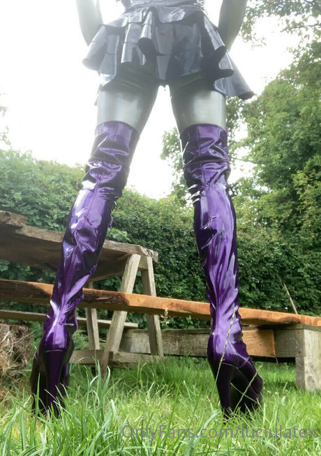 luciulatex adult model pic