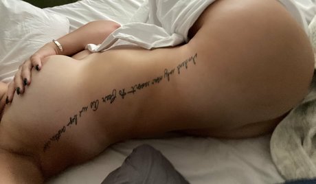 emma averyfree model adult galleries
