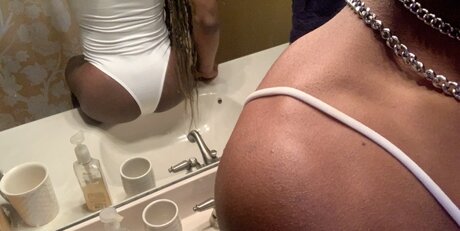 GeminiS pornstar nudes image