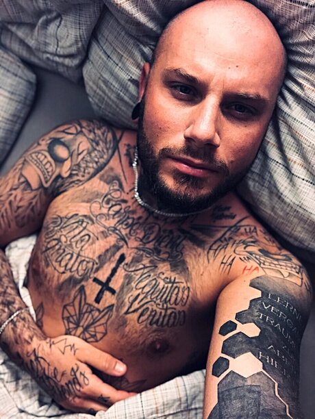 LaBomba pornstar naked pic