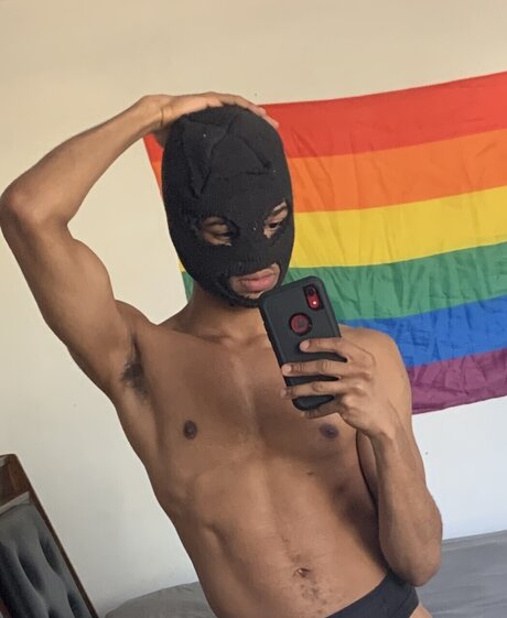 IG elastiboy2000 model nude gallery