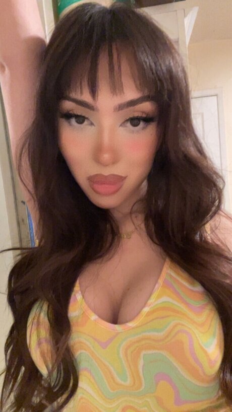 Sophia model exclusive pic