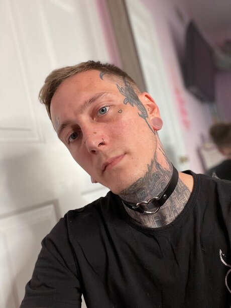 Beautiful Dead Boy pornstar perfect pics