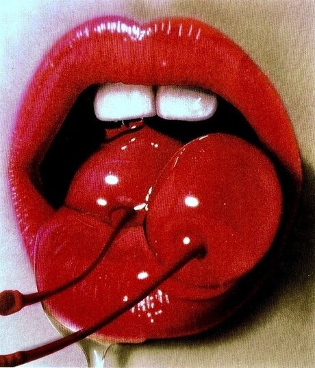 Sequin Cherry naked model picture