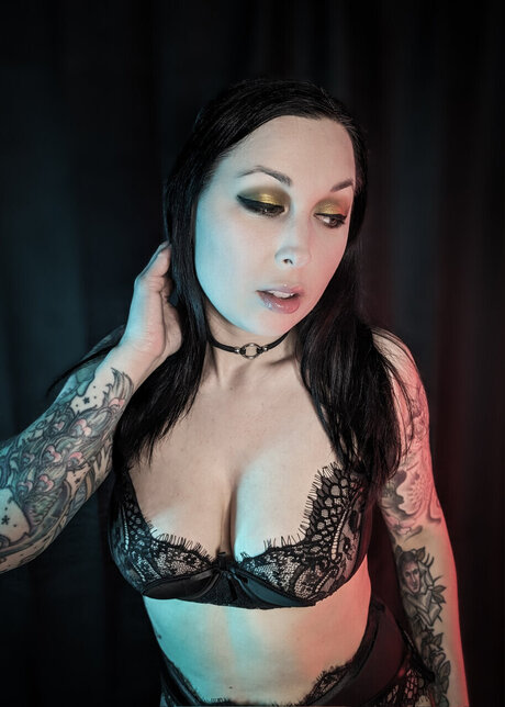 MaddyDeetz porn model picture