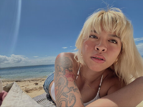 Isla model art picture