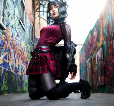 Raineemery top model pictures