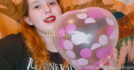 girl onlyfans pornographic gallery
