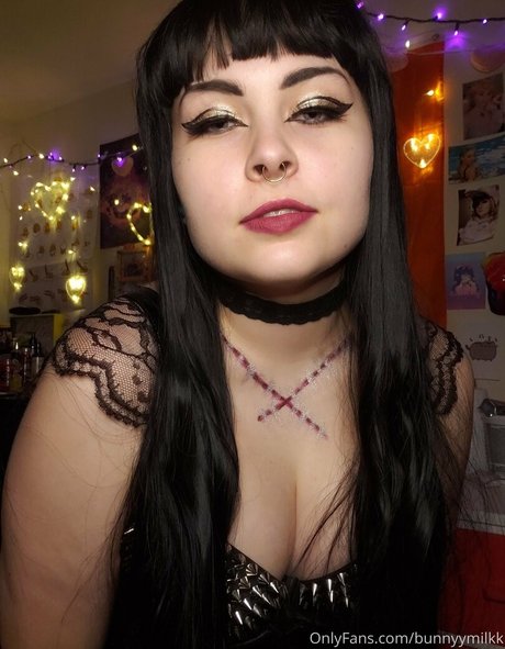 bunnyymilkk nudes model photos