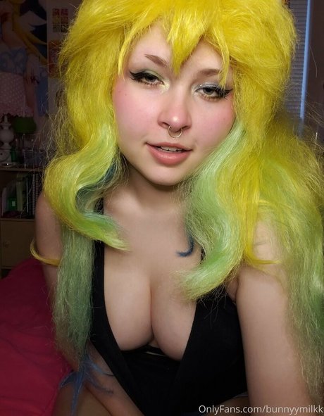 bunnyymilkk hot star photos