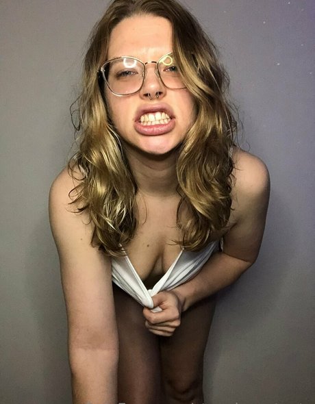 strawberrytootx model adult galleries