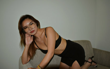 onlysg erotic model pics