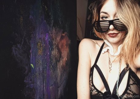 artnvenom star naked pictures