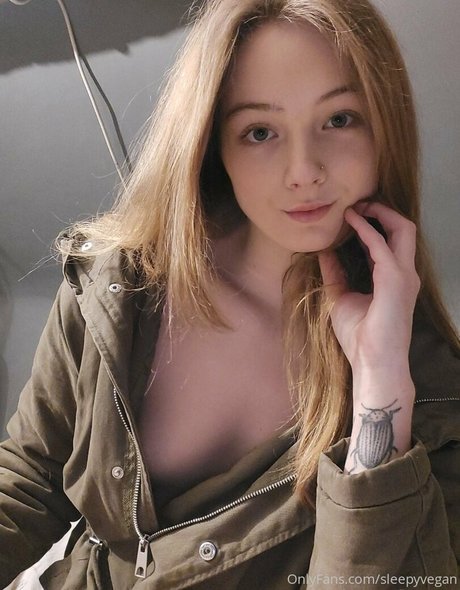 sleepyvegan hot pornstar gallery